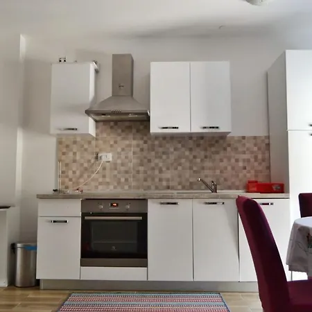 Villa Villa Nimfa Apartman